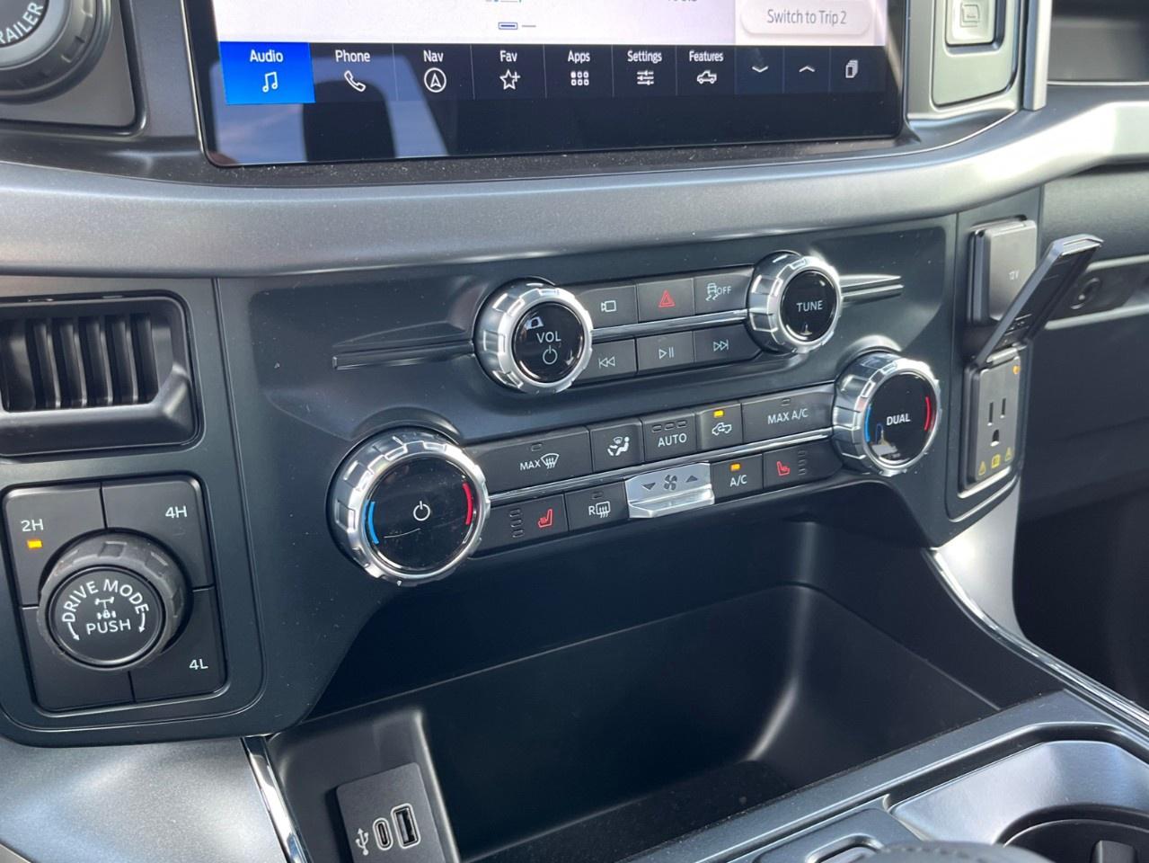 2026 Ford F-150 XLT 4WD SuperCrew 5.5' Box Photo