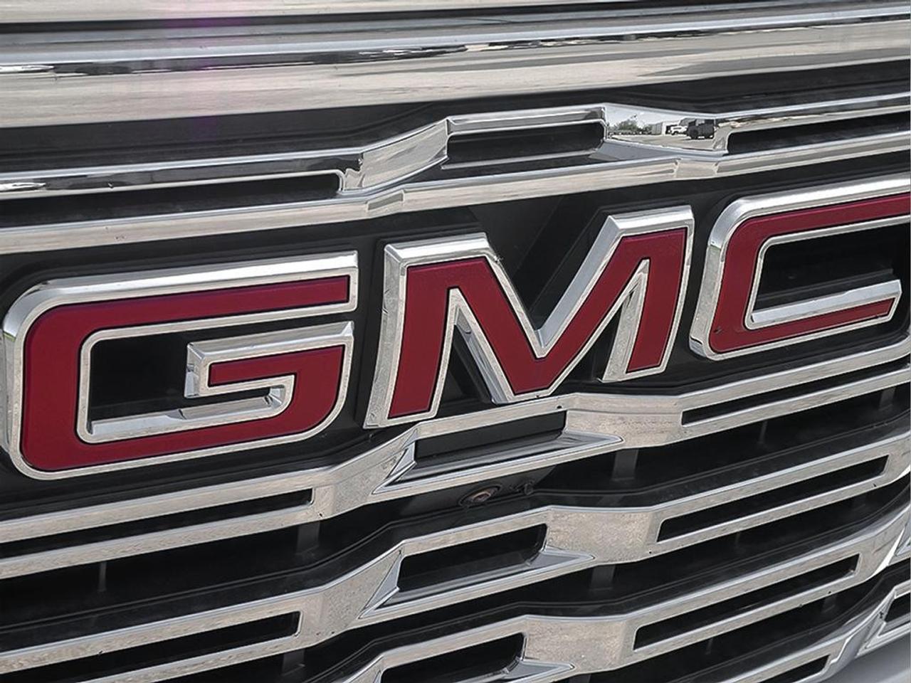 2026 GMC Sierra 1500 Crew Cab Standard Box 4-Wheel Drive Denali Photo