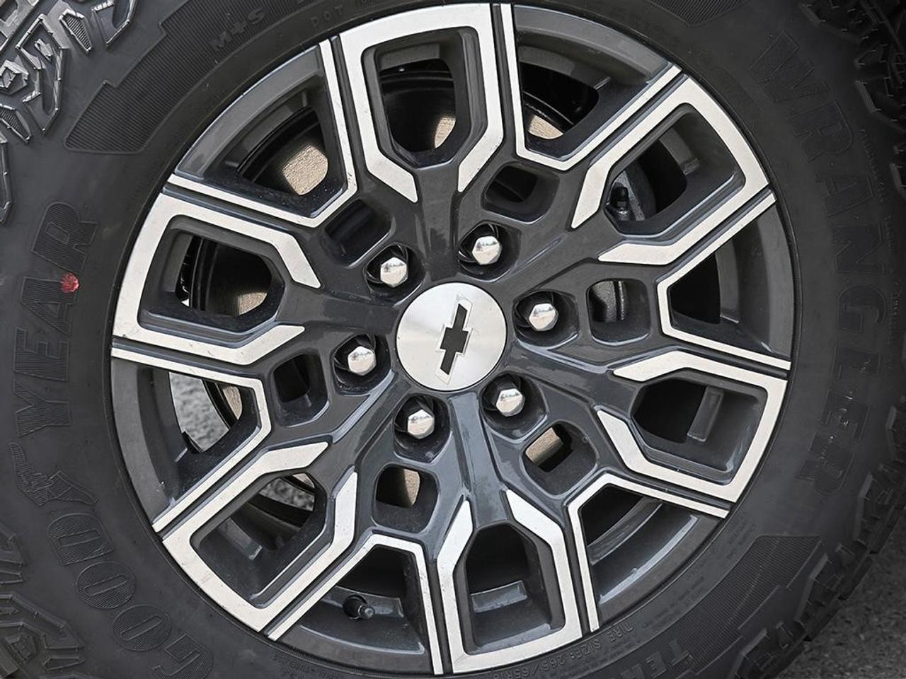 2026 Chevrolet Colorado Crew Cab Short Box 4-Wheel Drive Z71 Photo