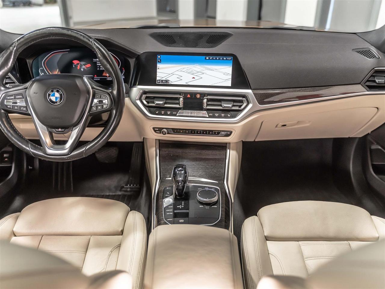 2019 BMW 318 330i xDrive|Sport Line|Navigation|Blind Spot|Rear Camera|Rare Colour Combo Photo