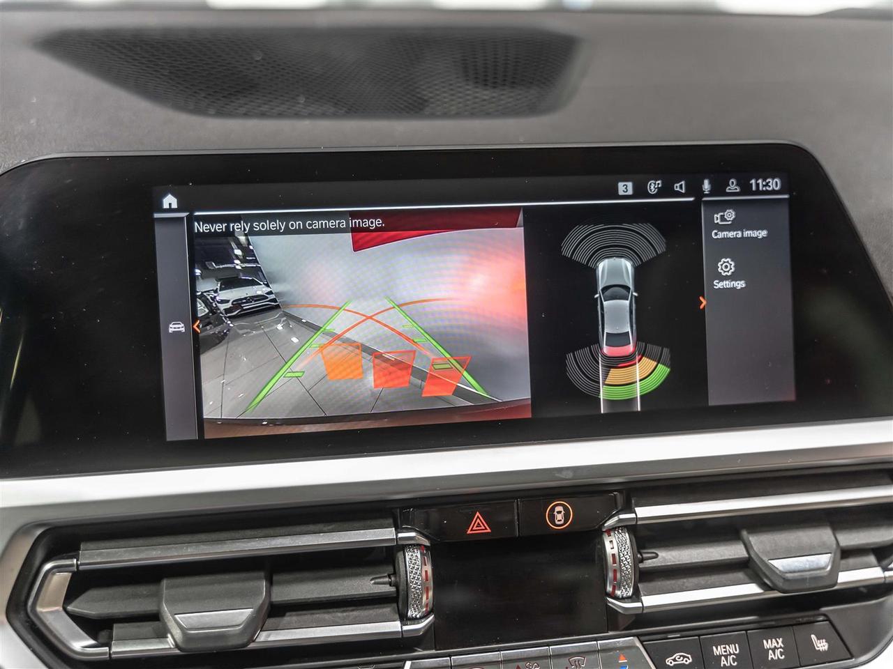 2019 BMW 318 330i xDrive|Sport Line|Navigation|Blind Spot|Rear Camera|Rare Colour Combo Photo