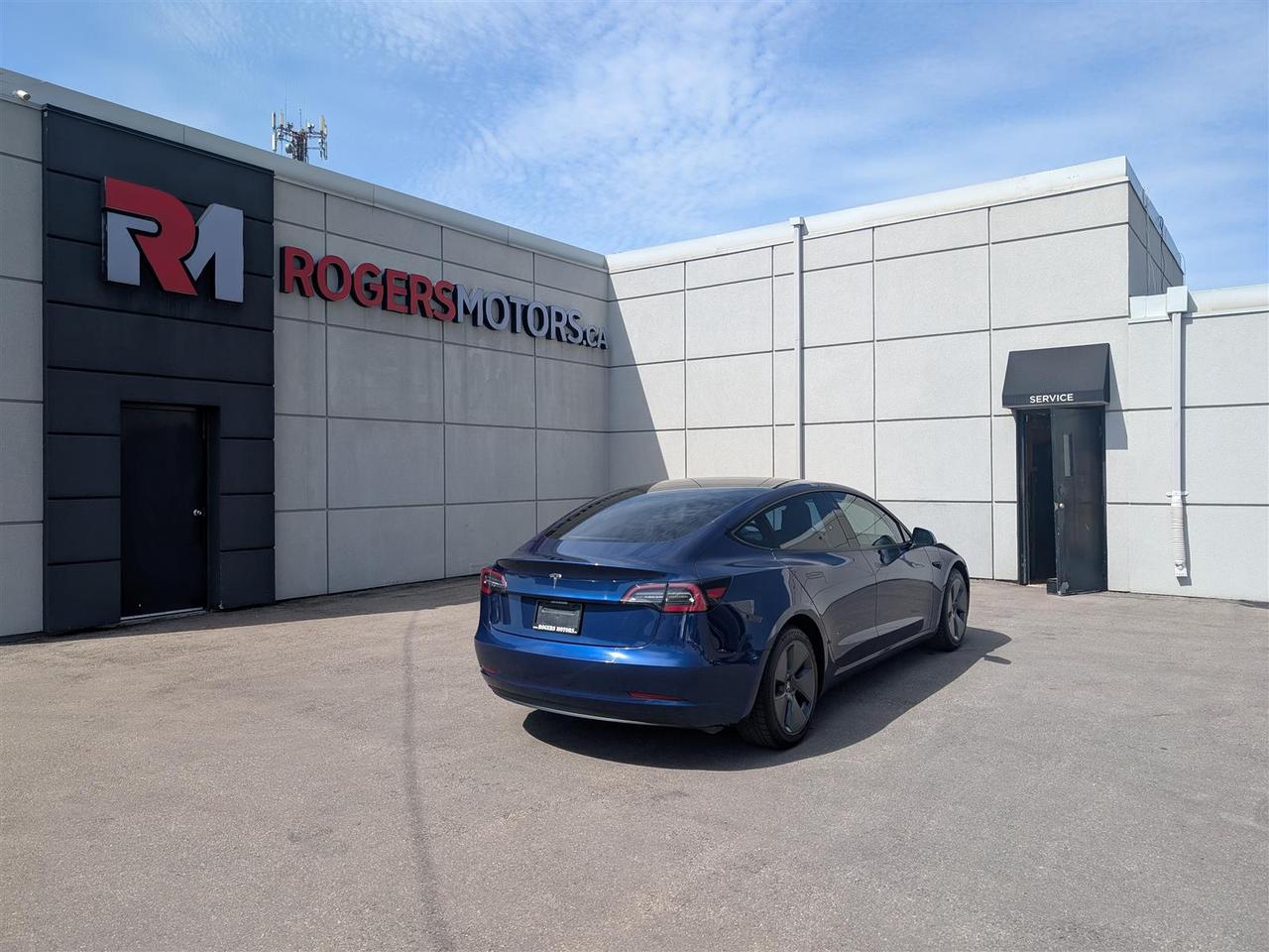 2023 Tesla Model 3 STANDARD Photo