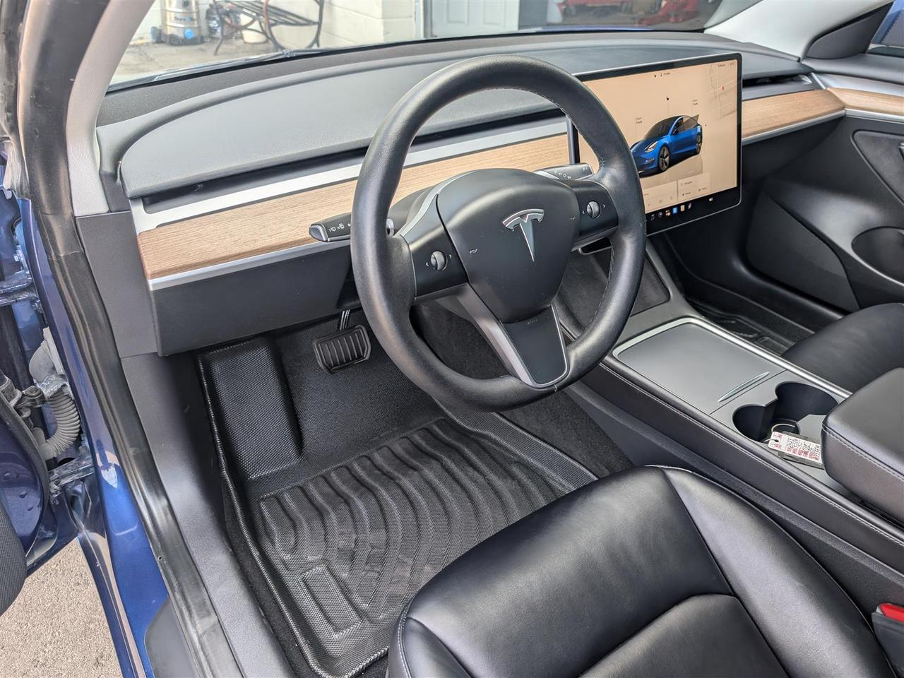 2023 Tesla Model 3 STANDARD Photo