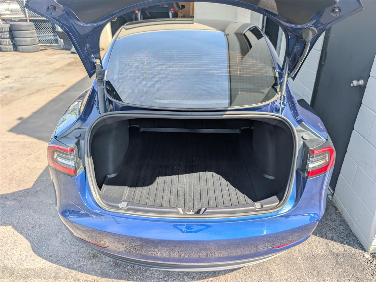 2023 Tesla Model 3 STANDARD Photo