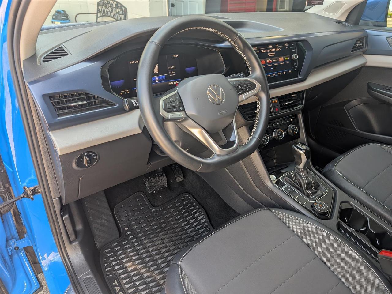 2022 Volkswagen Taos 4MOTION - REV CAM - HTD SEATS - TECH FEATS Photo