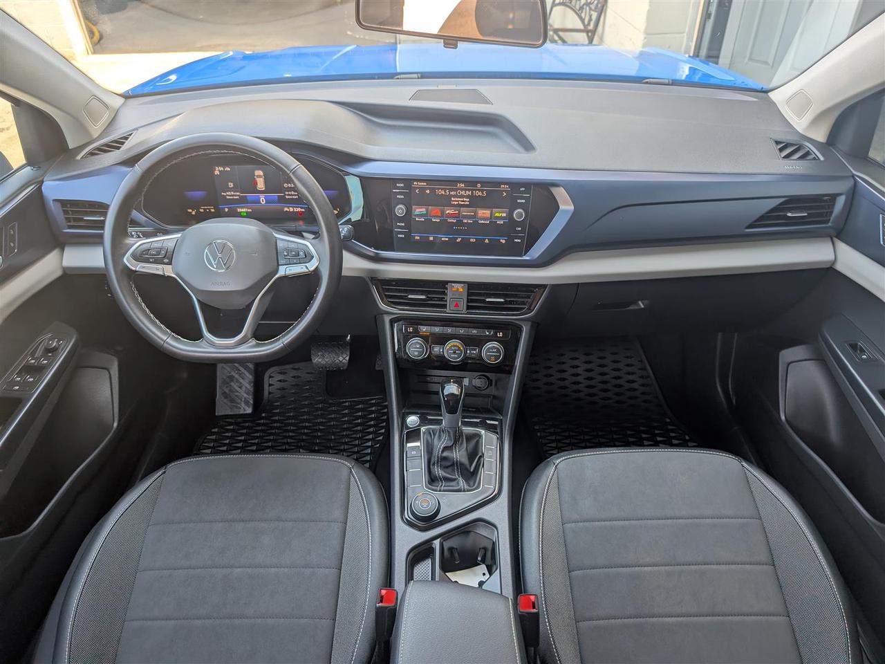2022 Volkswagen Taos 4MOTION - REV CAM - HTD SEATS - TECH FEATS Photo