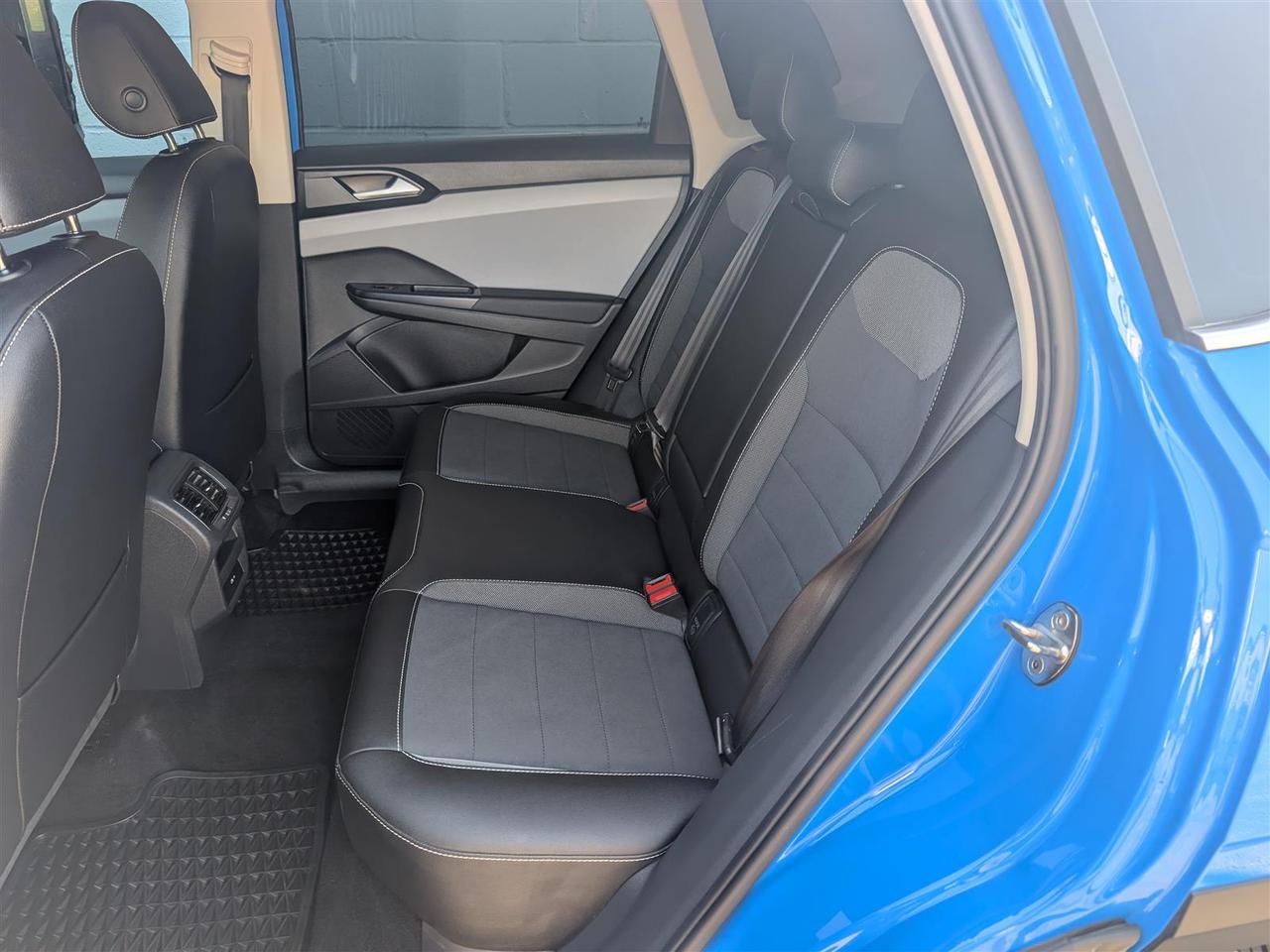2022 Volkswagen Taos 4MOTION - REV CAM - HTD SEATS - TECH FEATS Photo