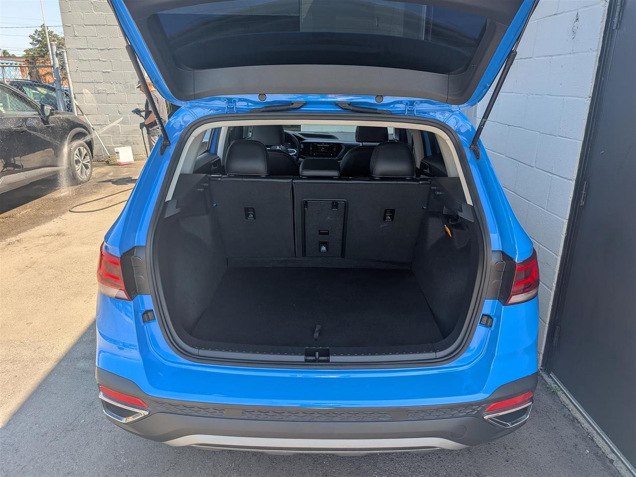 2022 Volkswagen Taos 4MOTION - REV CAM - HTD SEATS - TECH FEATS Photo