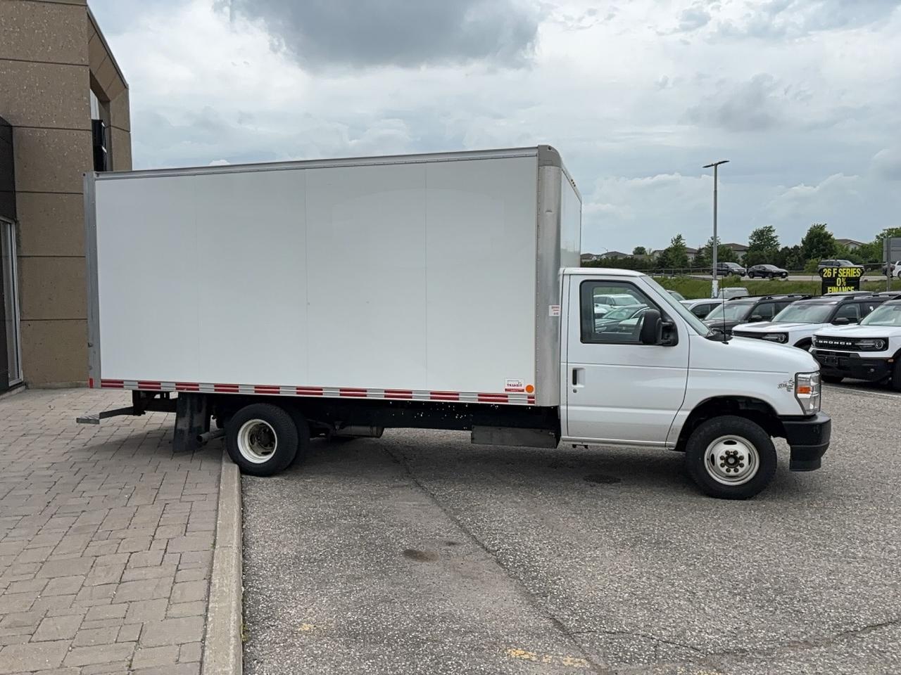 2024 Ford E-Series Cutaway E-450 DRW Super Duty CA 176WB Photo
