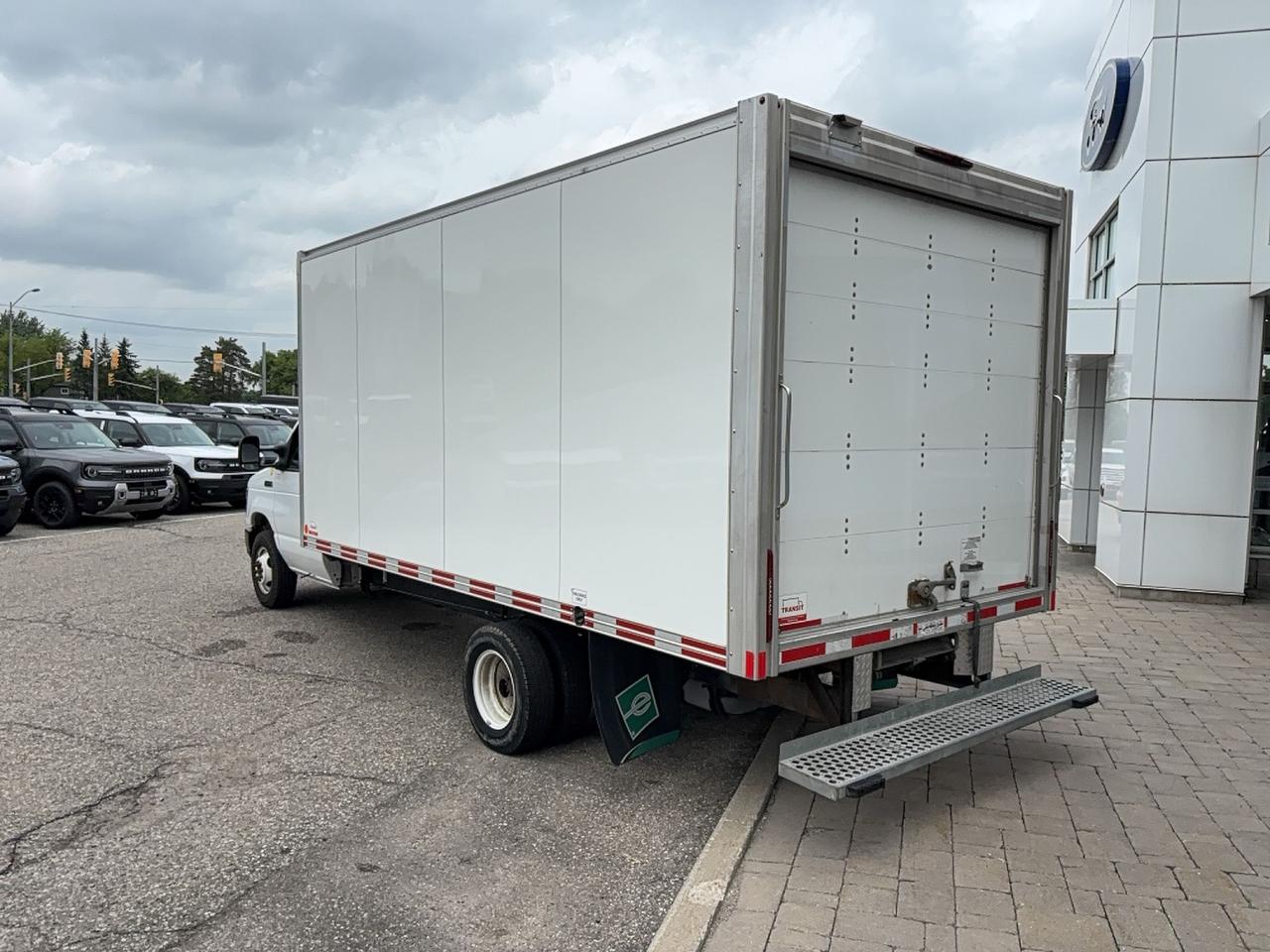 2024 Ford E-Series Cutaway E-450 DRW Super Duty CA 176WB Photo