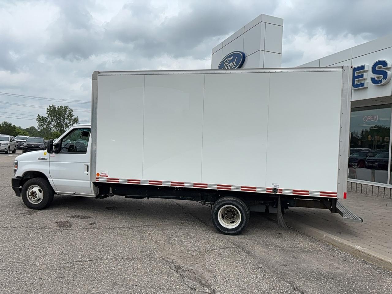 2024 Ford E-Series Cutaway E-450 DRW Super Duty CA 176WB Photo