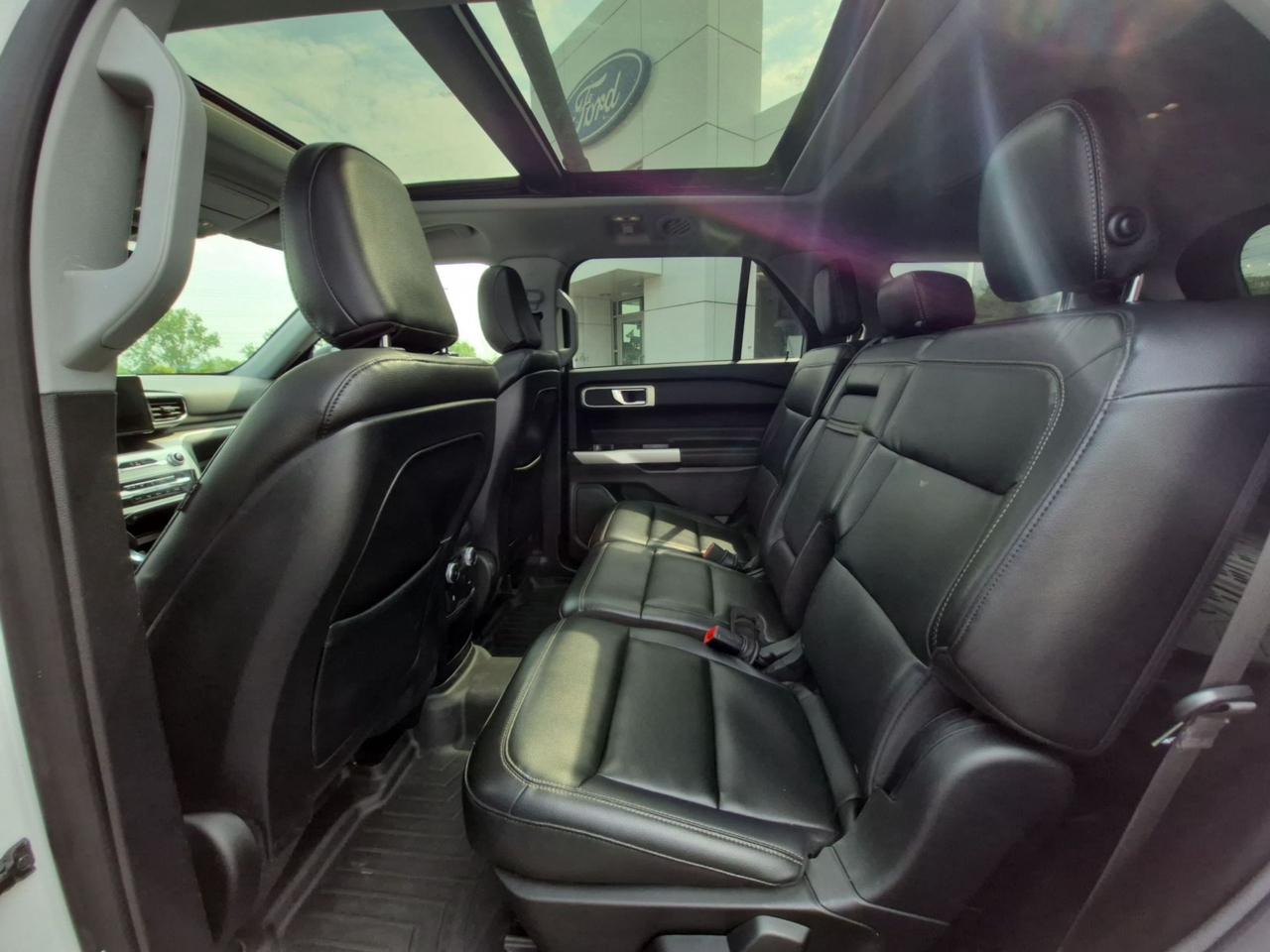 2020 Ford Explorer LOCAL TRADE! EXWAY SERVICED! LOADED 202A! ROOF,20s Photo