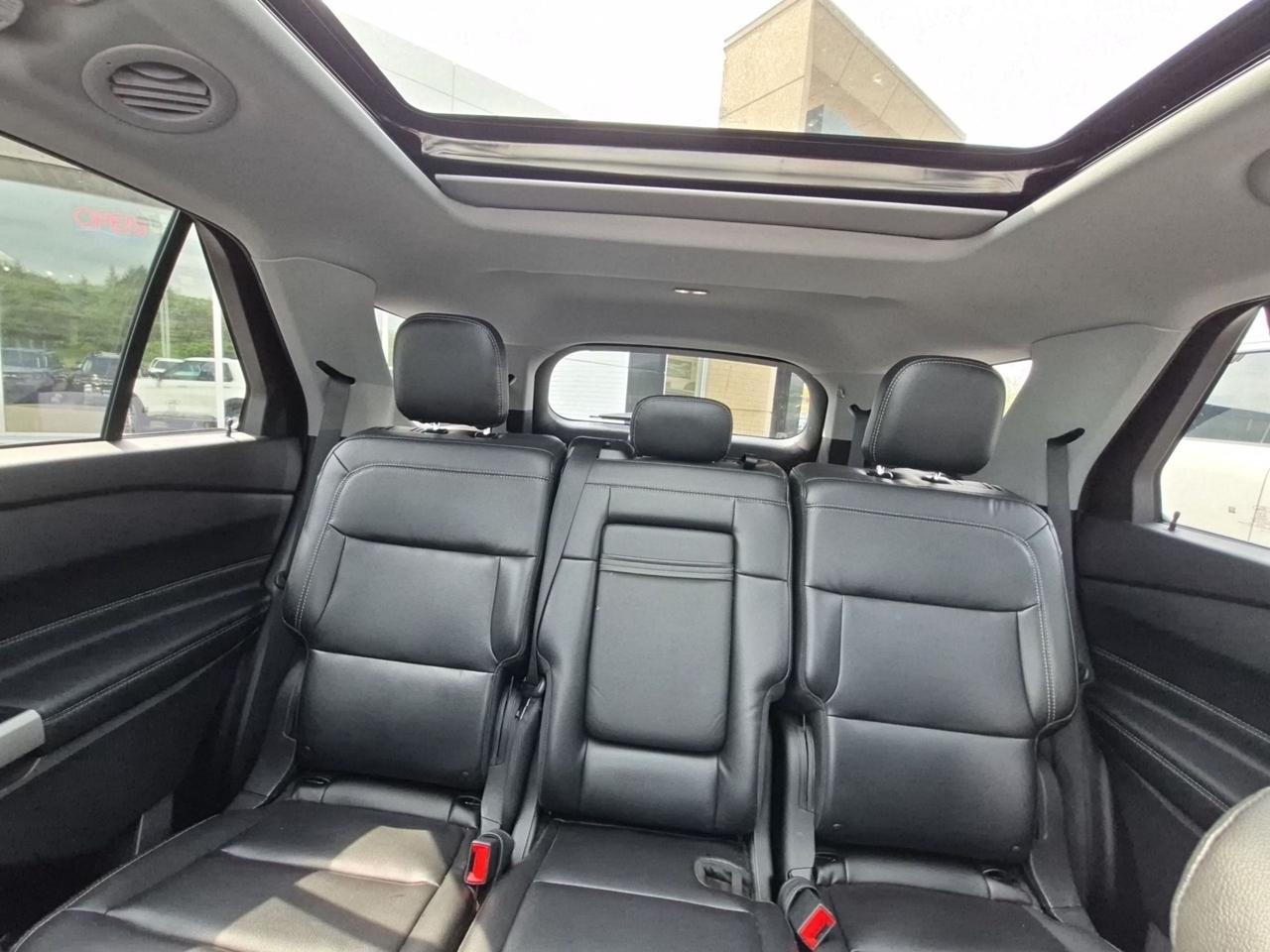 2020 Ford Explorer LOCAL TRADE! EXWAY SERVICED! LOADED 202A! ROOF,20s Photo
