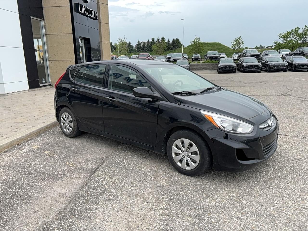 2017 Hyundai Accent HATCH, AUTOMATIC, CLOTH, AS TRADED! Photo2