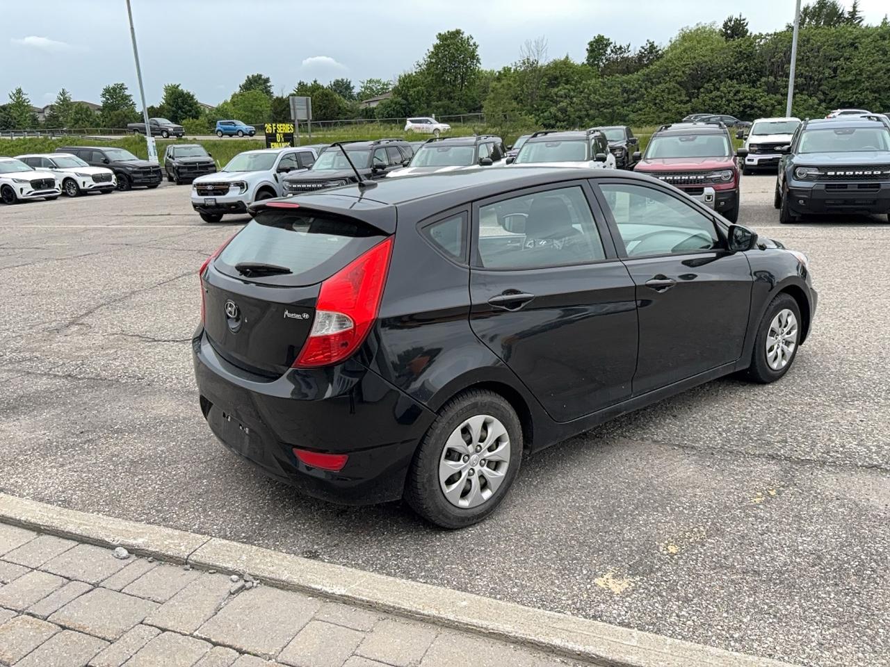2017 Hyundai Accent HATCH, AUTOMATIC, CLOTH, AS TRADED! Photo