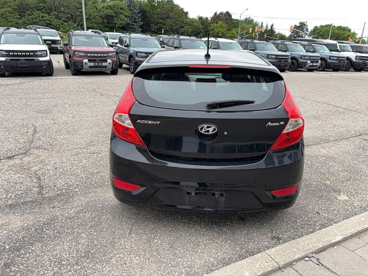 2017 Hyundai Accent HATCH, AUTOMATIC, CLOTH, AS TRADED! Photo