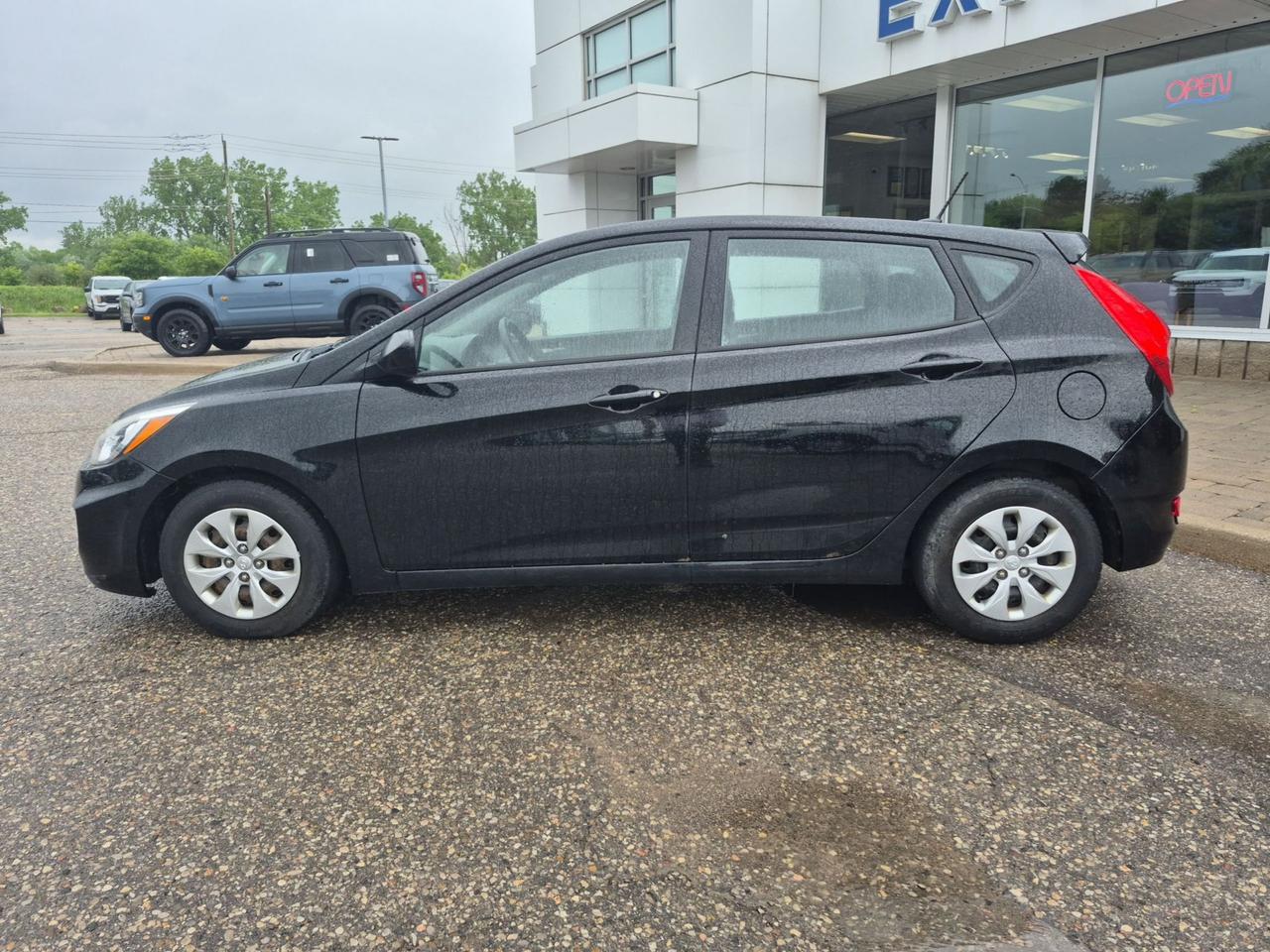 2017 Hyundai Accent HATCH, AUTOMATIC, CLOTH, AS TRADED! Photo