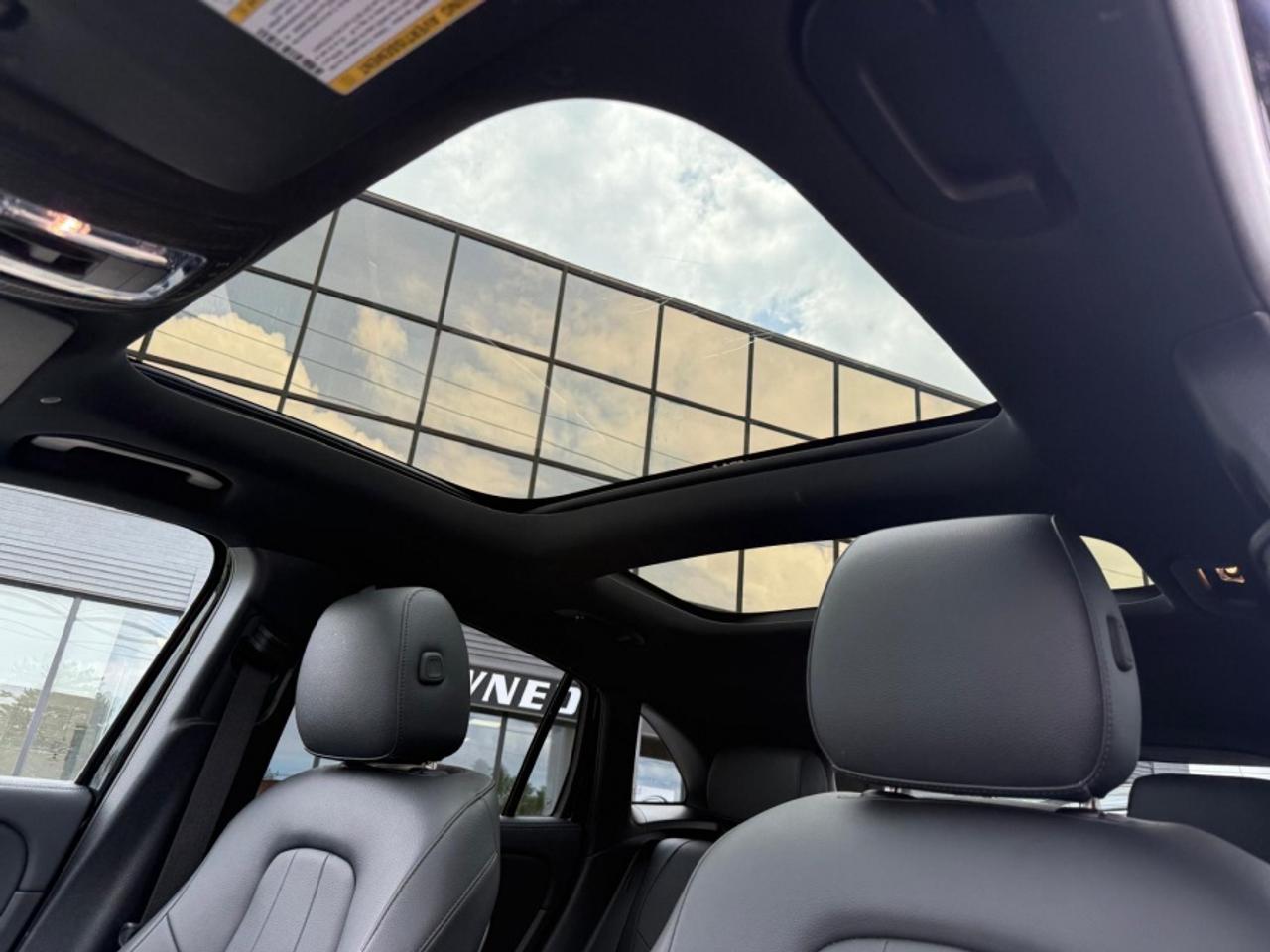 2022 Mercedes-Benz GLA GLA 250 4MATIC/ LEATHER /SUNROOF /NAVI/ CARPLAY - Photo #9