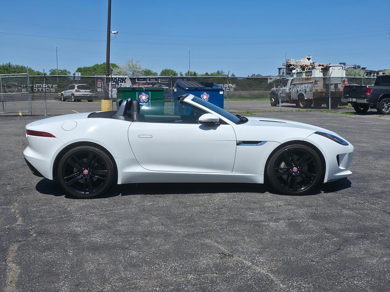 2016 Jaguar F-Type Convertible **CLEAN CARFAX REPORT** Photo3