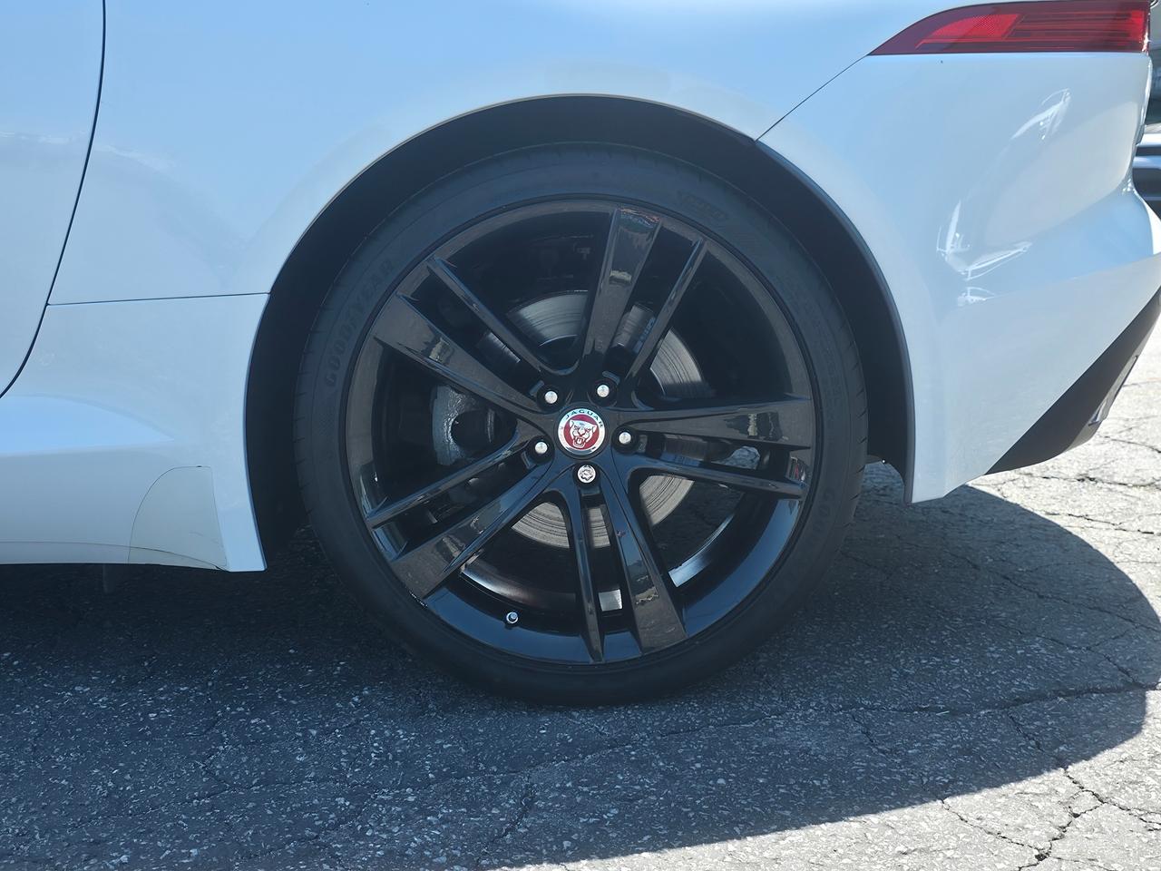 2016 Jaguar F-Type Convertible **CLEAN CARFAX REPORT** Photo