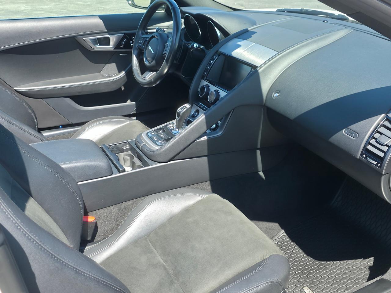 2016 Jaguar F-Type Convertible **CLEAN CARFAX REPORT** Photo