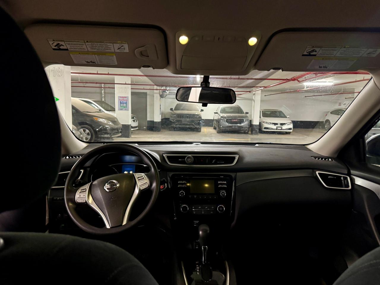 2016 Nissan Rogue SV Photo