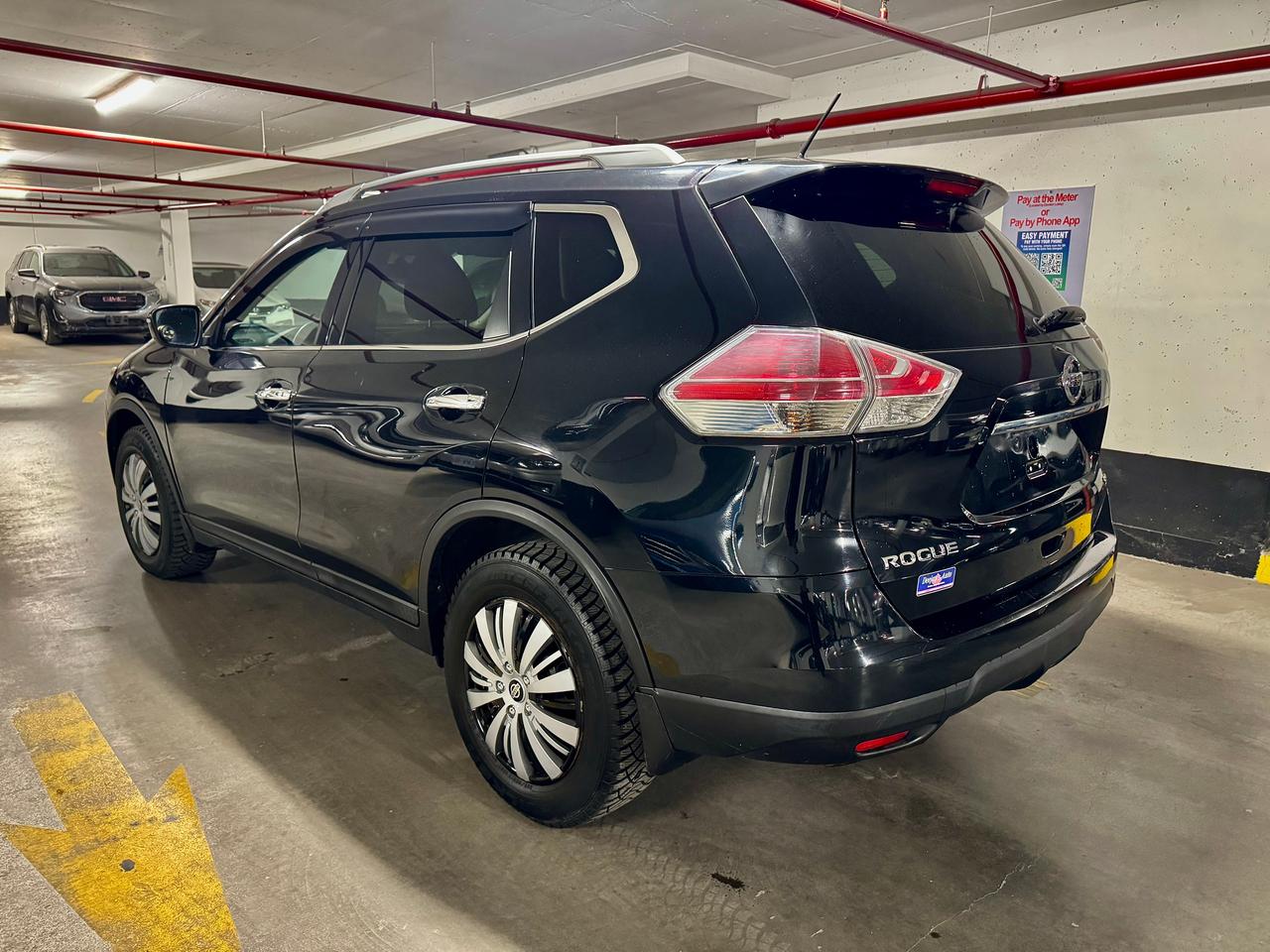 2016 Nissan Rogue SV Photo