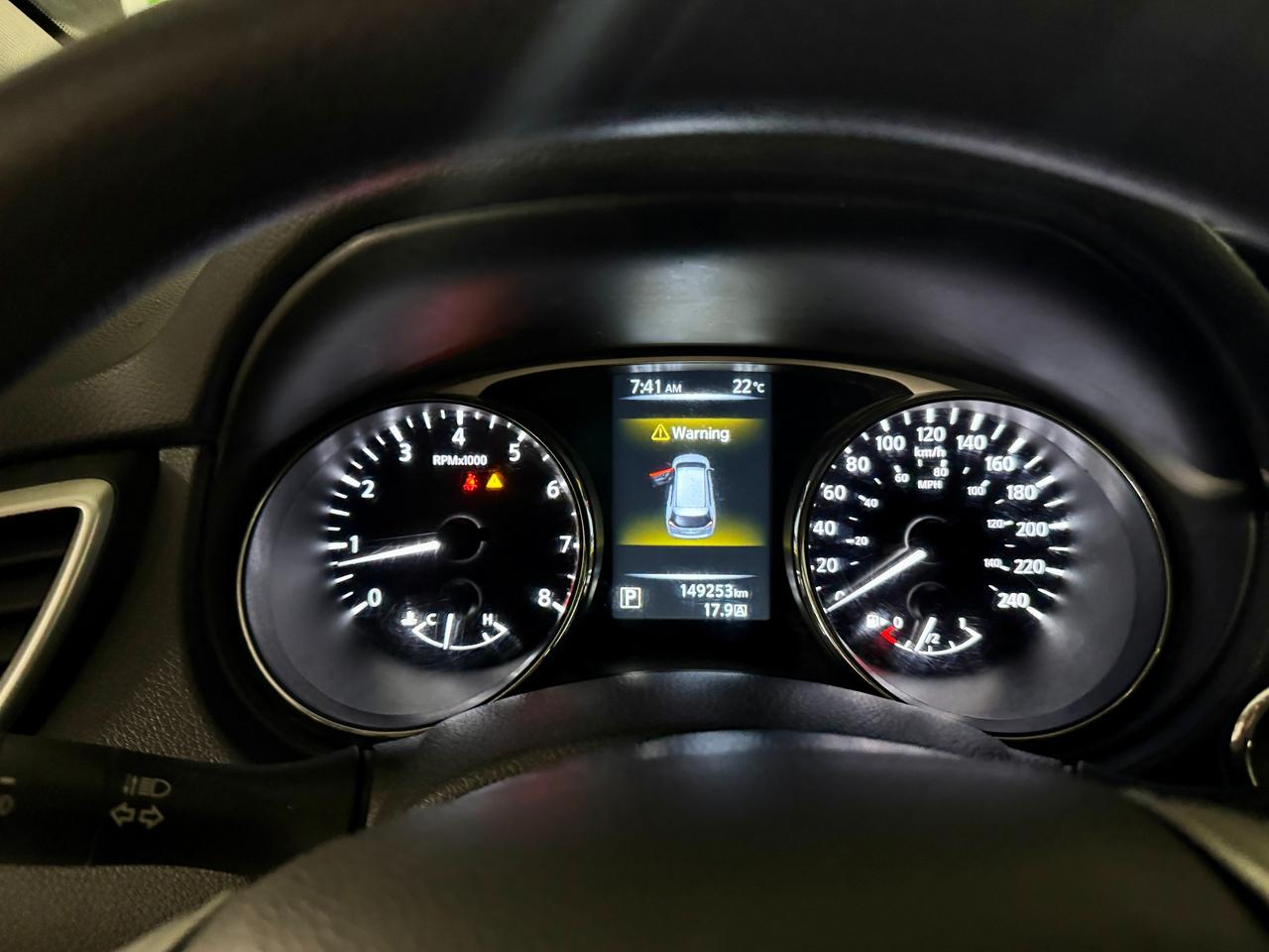 2016 Nissan Rogue SV Photo