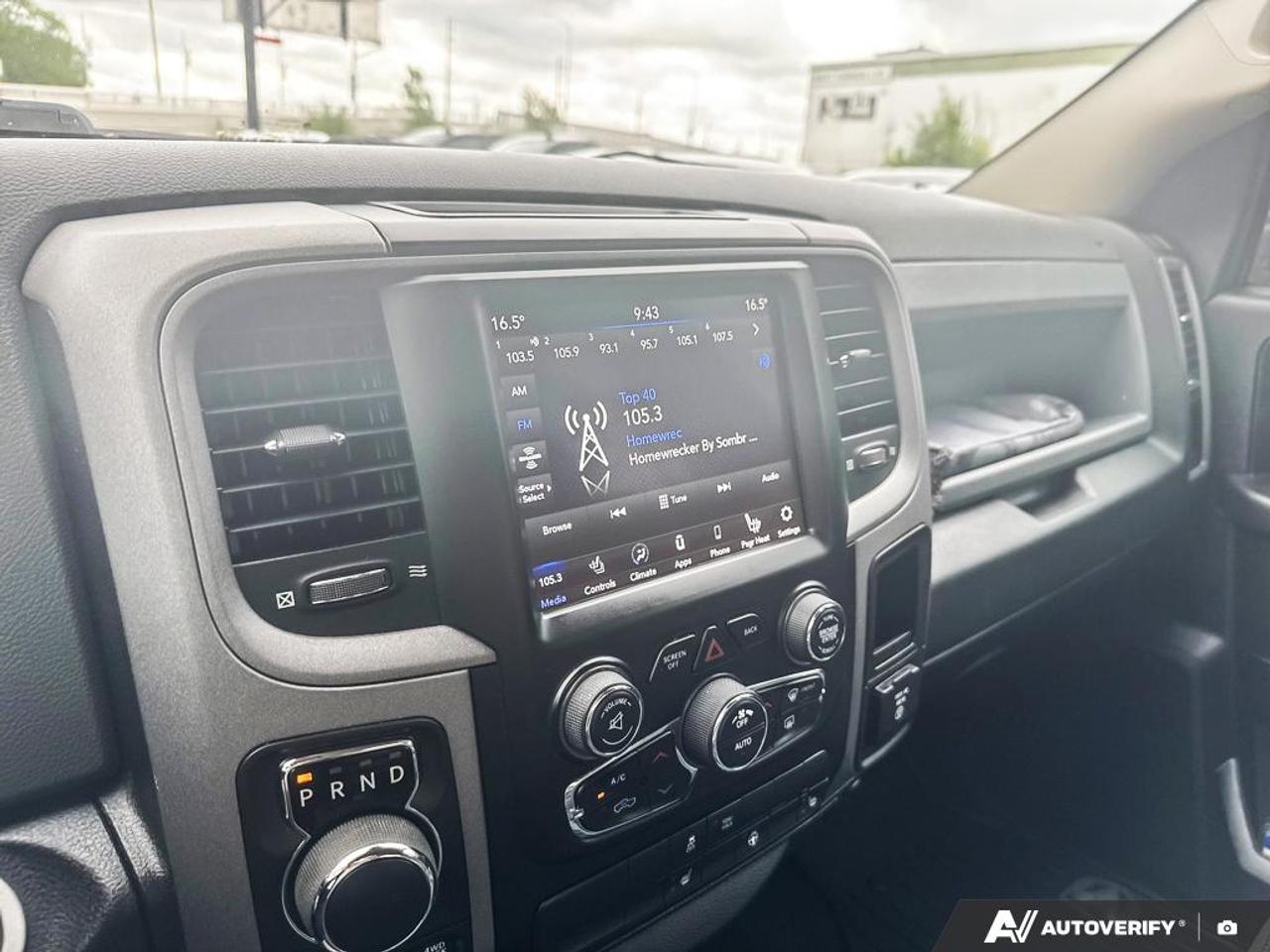 2019 RAM 1500 Classic EXPRESS / NO ACCIDENTS / 4X4 / 5.7L / HTD SEATS Photo