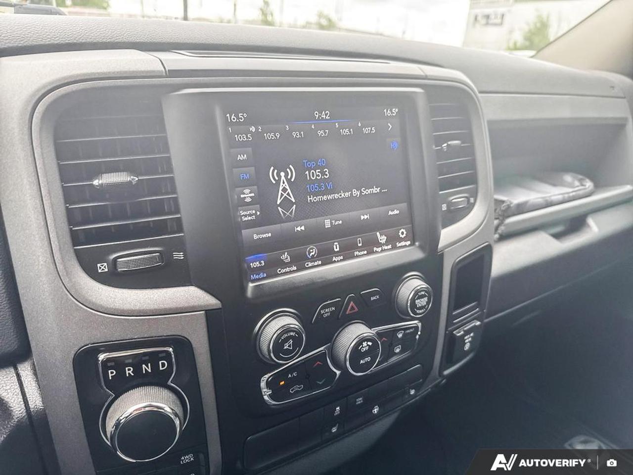 2019 RAM 1500 Classic EXPRESS / NO ACCIDENTS / 4X4 / 5.7L / HTD SEATS Photo
