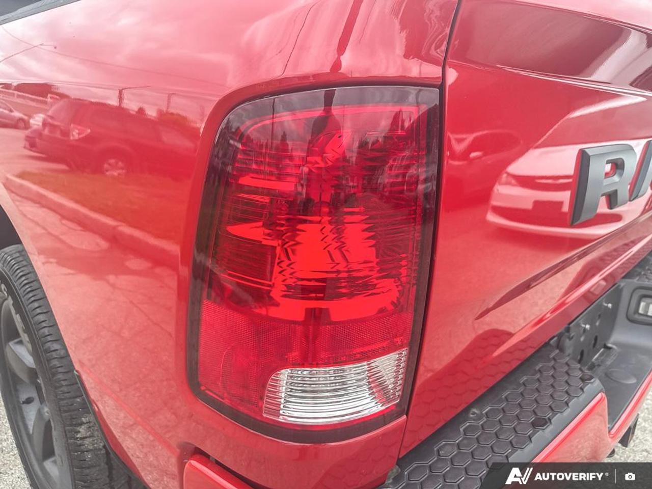 2019 RAM 1500 Classic EXPRESS / NO ACCIDENTS / 4X4 / 5.7L / HTD SEATS Photo