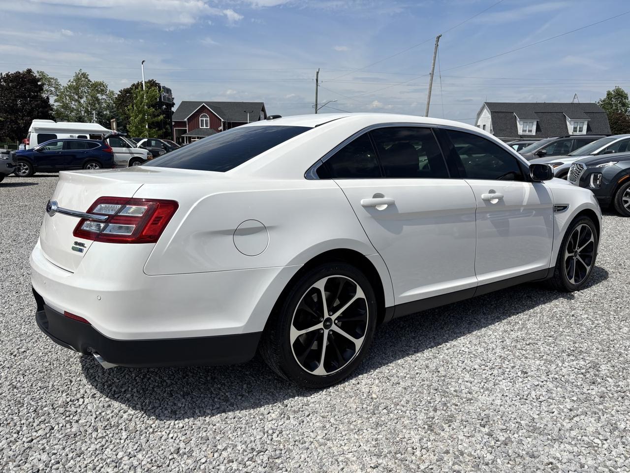 2015 Ford Taurus SEL ~WELL MAINTAINED~ACCIDENT FREE~ Photo