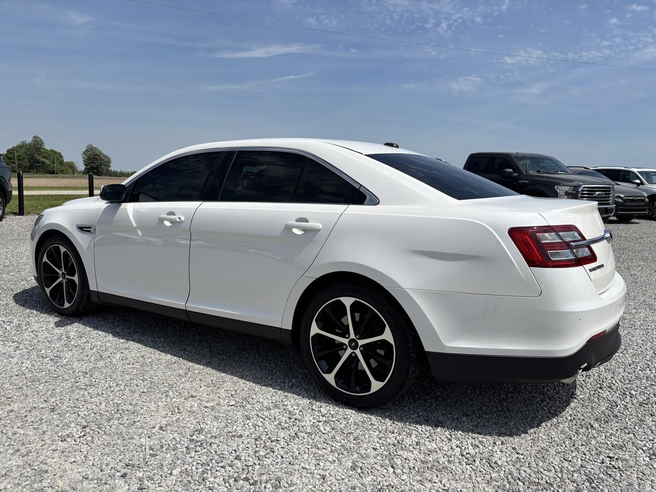 2015 Ford Taurus SEL ~WELL MAINTAINED~ACCIDENT FREE~ Photo
