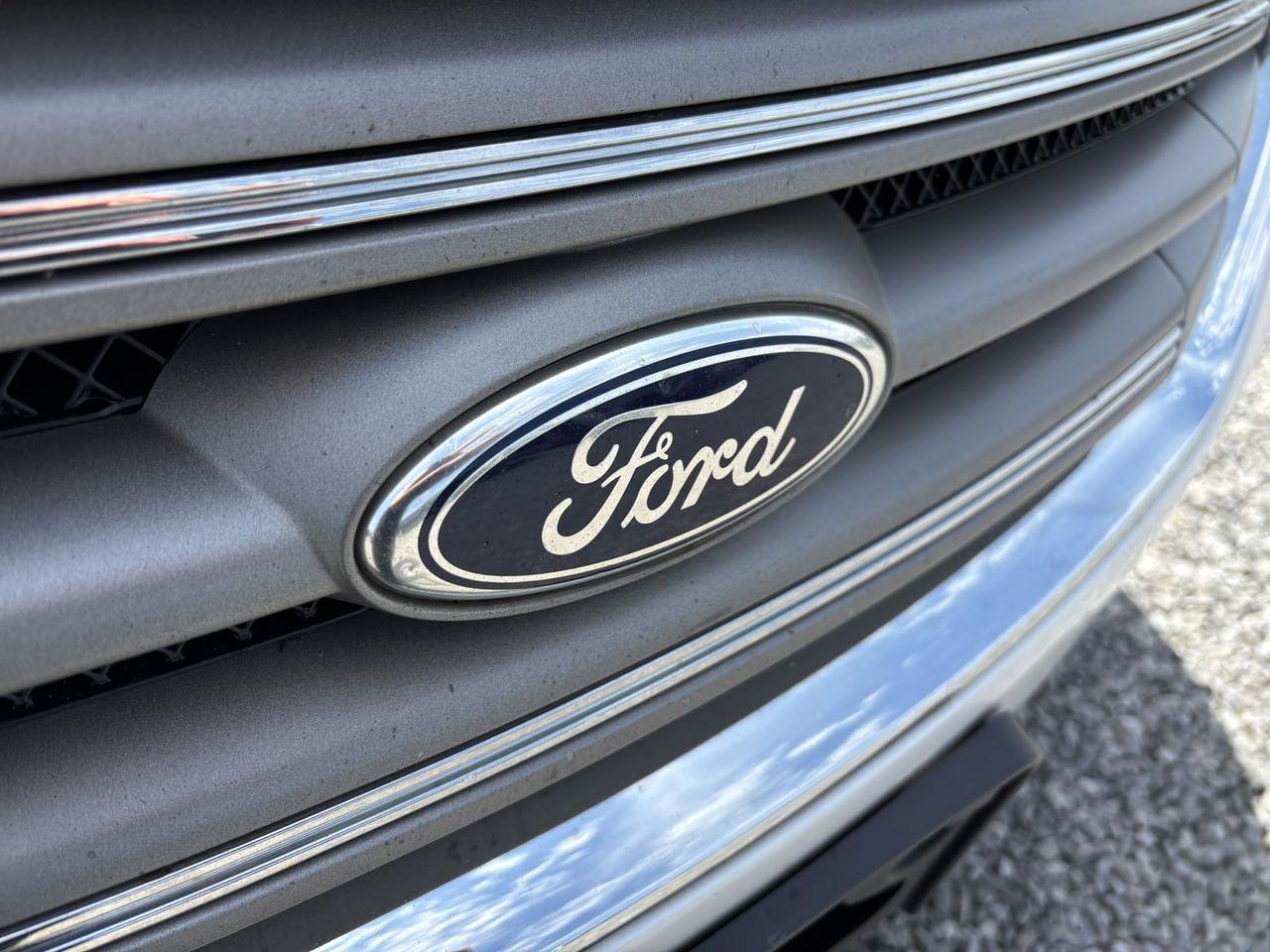 2015 Ford Taurus SEL ~WELL MAINTAINED~ACCIDENT FREE~ Photo
