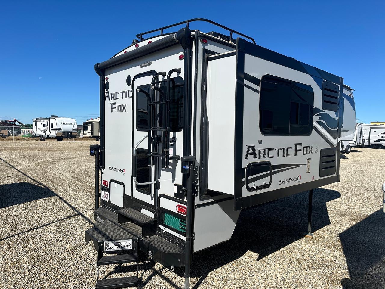 2023 ARCTIC FOX 811 