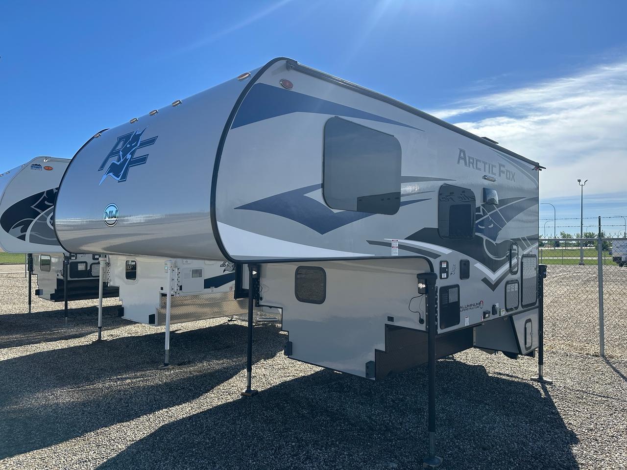 2023 ARCTIC FOX 811 
