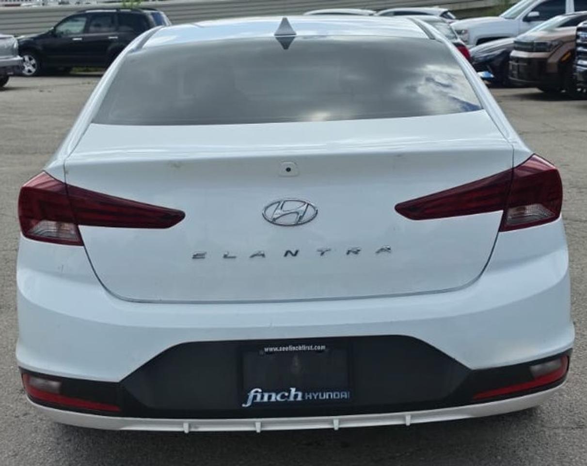 2020 Hyundai Elantra LUXURY / LEATHER / ROOF / BLINDSPOT / HTD SEATS Photo