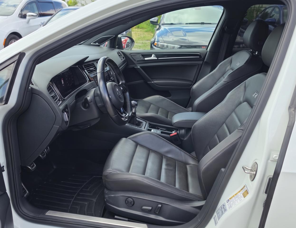 2019 Volkswagen Golf R MANUAL / NO ACCIDENTS / LEATHER / NAV / AWD Photo