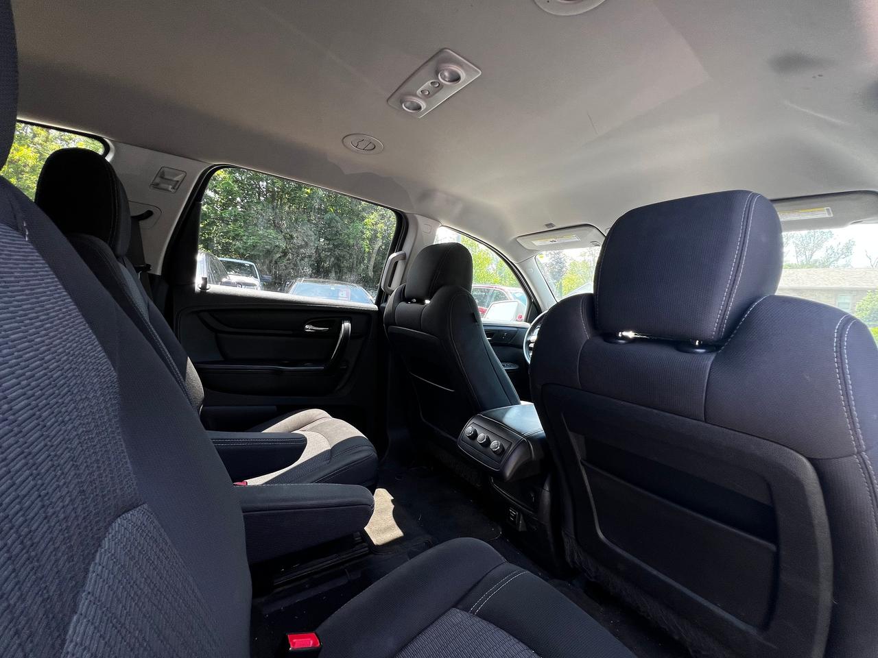 2015 Chevrolet Traverse LT - Photo #16