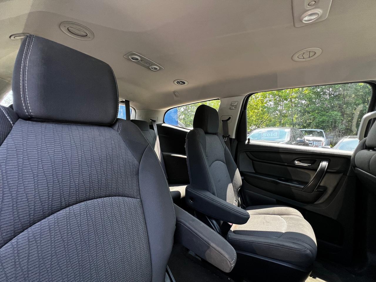 2015 Chevrolet Traverse LT Photo