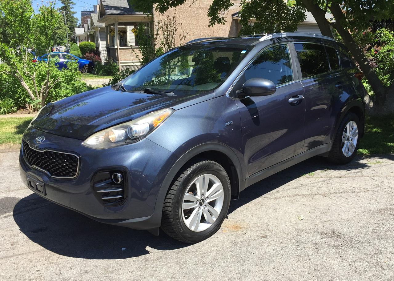 2018 Kia Sportage LX-AWD Great Service History !!! Photo