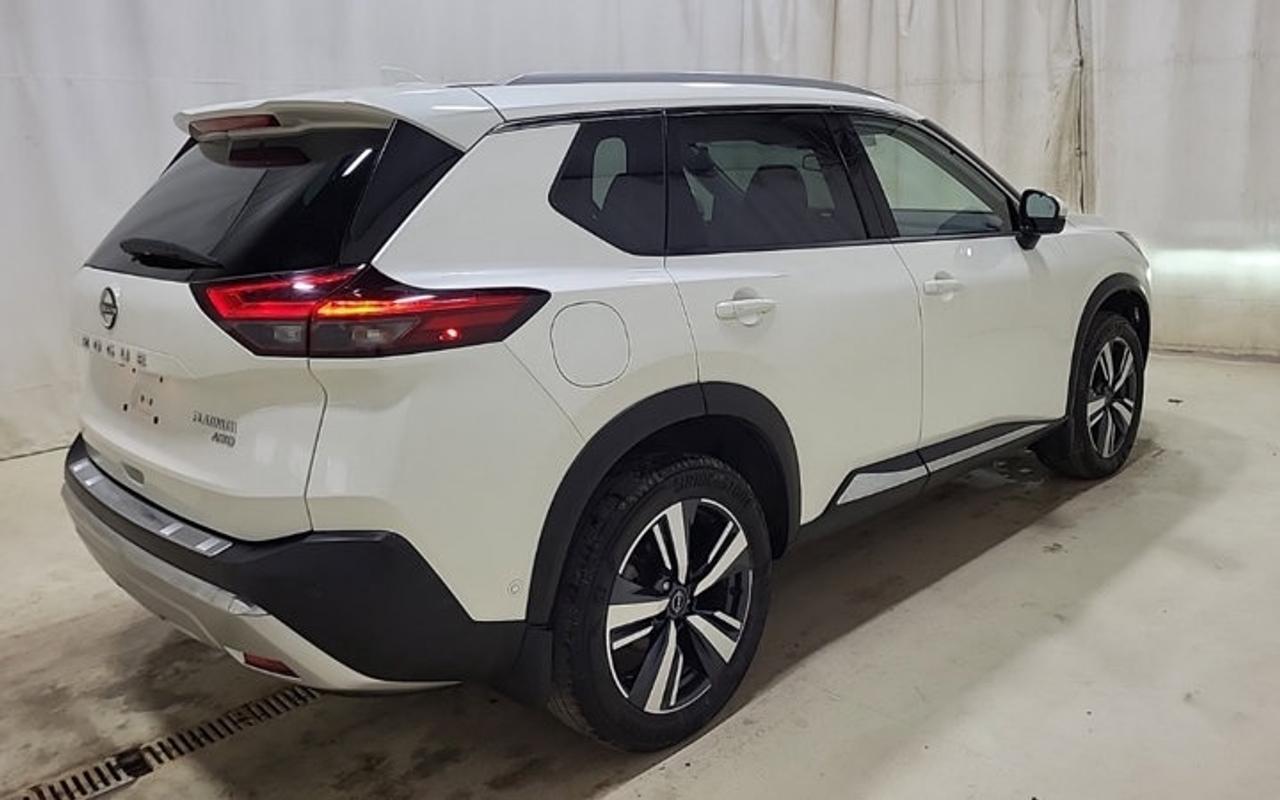 2023 Nissan Rogue Platinum AWD | Leather | Pano Roof | Navi | Heated Seats + Steering | Bose Audio | and More ! Photo
