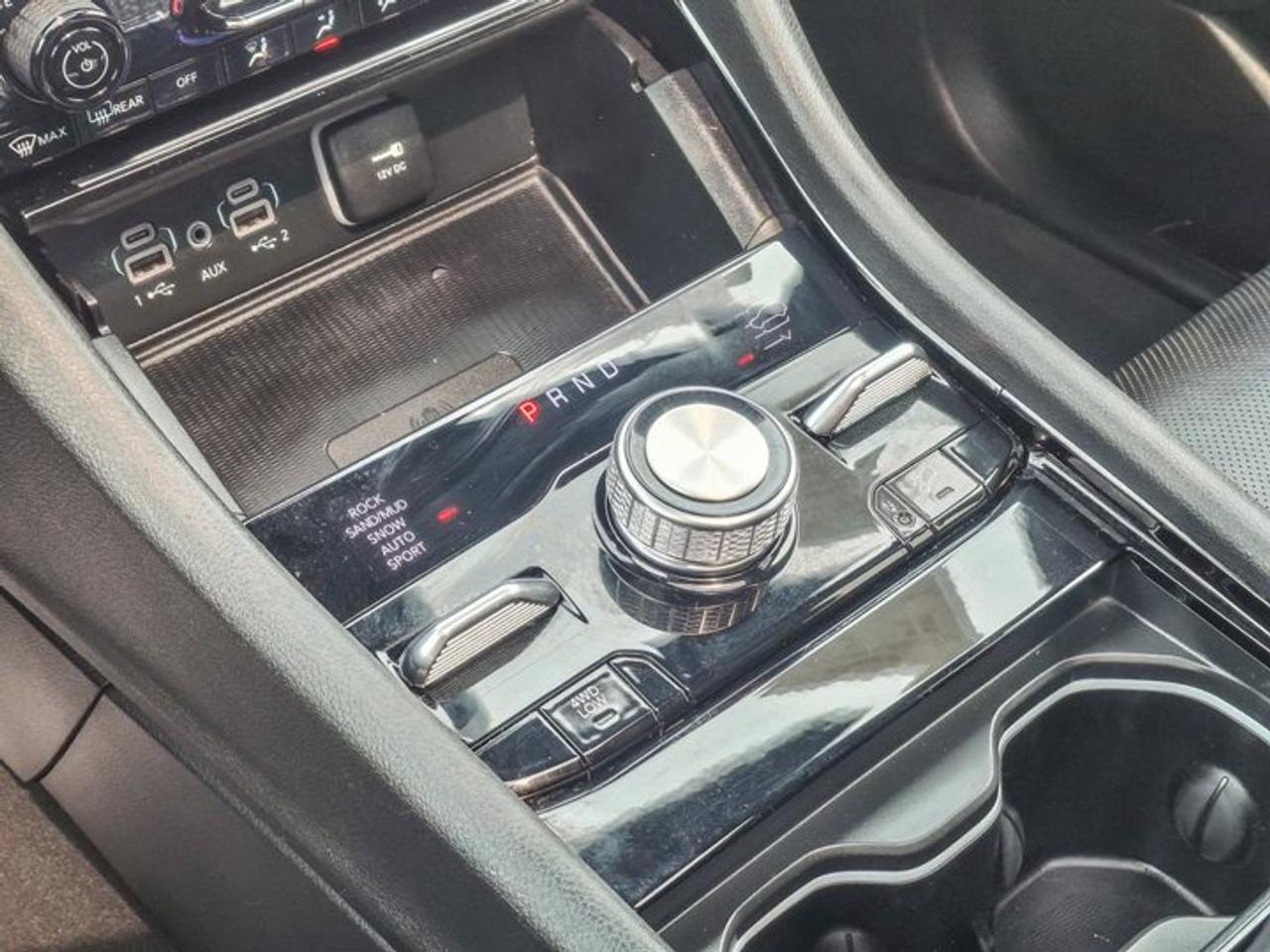 2023 Jeep Grand Cherokee Summit 4x4 | Leather | Pano Sunroof | Rear Entertainment | Heads Up Display | BSM | and More ! Photo