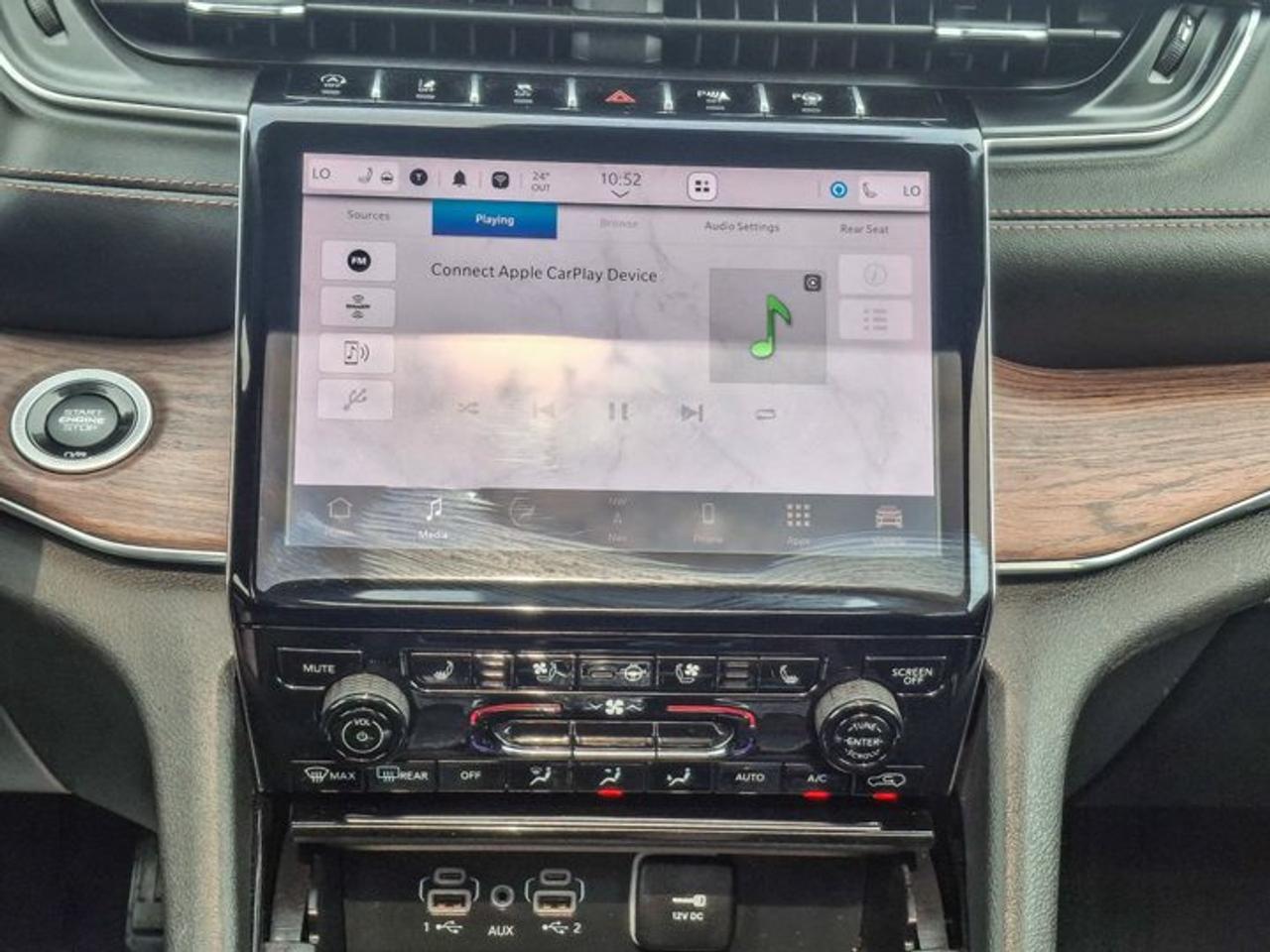 2023 Jeep Grand Cherokee Summit 4x4 | Leather | Pano Sunroof | Rear Entertainment | Heads Up Display | BSM | and More ! Photo