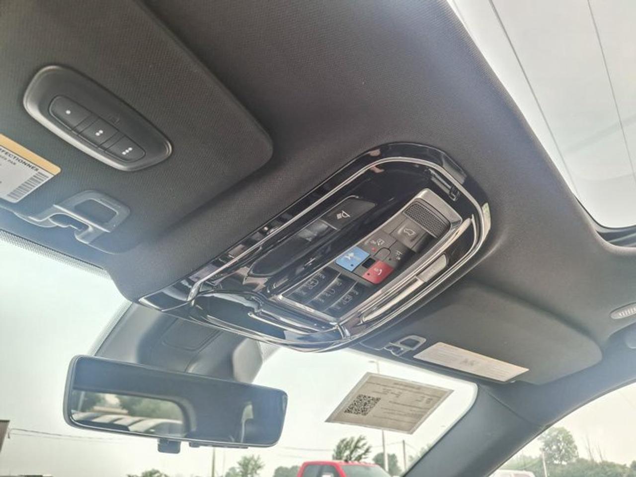 2023 Jeep Grand Cherokee Summit 4x4 | Leather | Pano Sunroof | Rear Entertainment | Heads Up Display | BSM | and More ! Photo