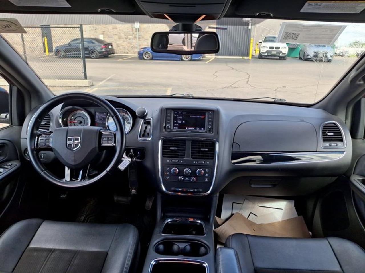 2020 Dodge Grand Caravan Premium Plus | Split Leather | Remote Start | Rear Entertainment | Bluetooth | and More ! Photo