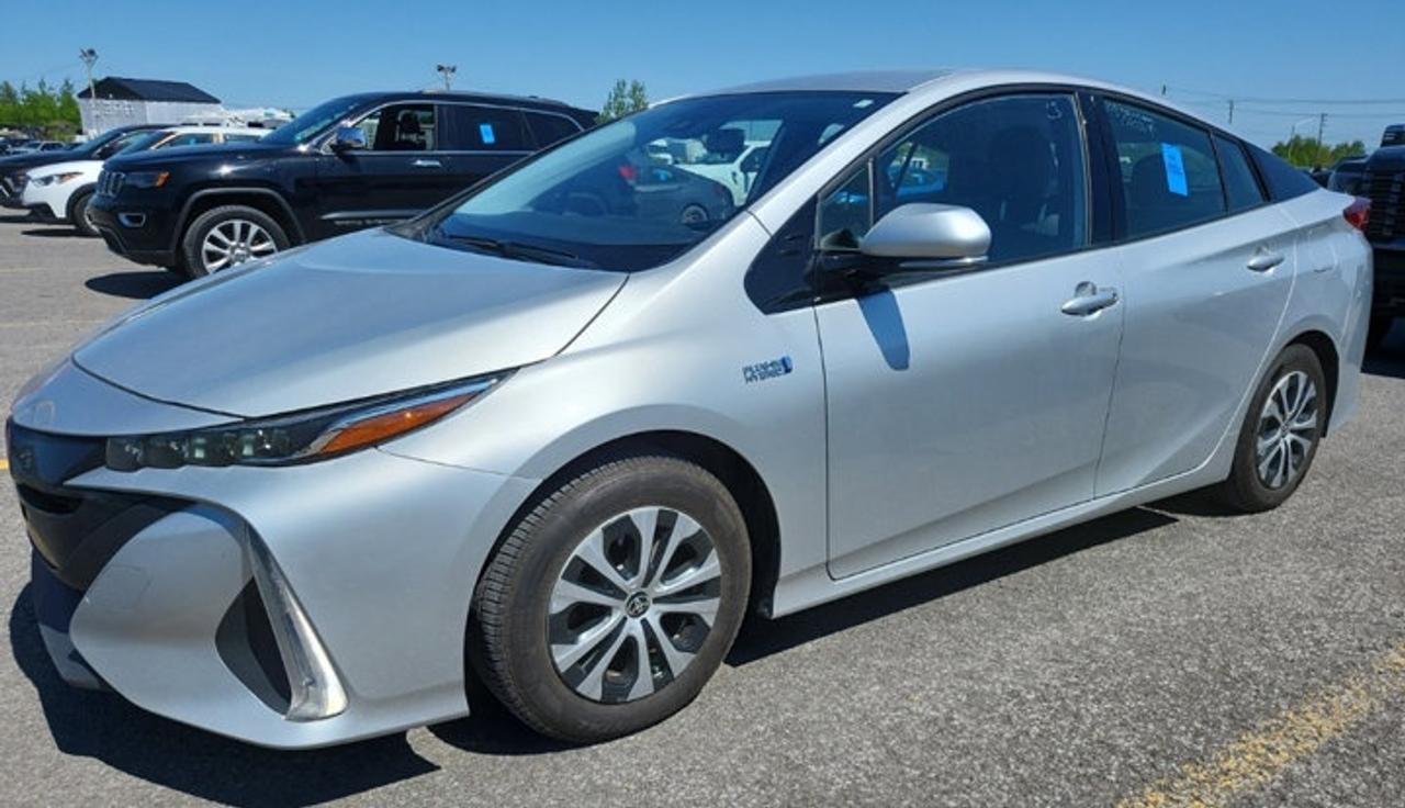 Used 2020 Toyota Prius Prime Upgrade | Leather | Nav | Heated Seats | Power Seat | Works with CarPlay | Rear Camera | and More ! for sale in Guelph, ON