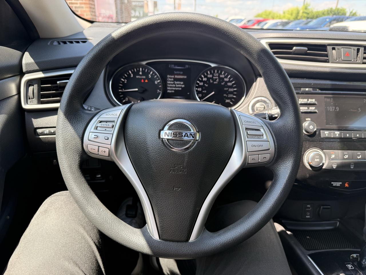 2015 Nissan Rogue SV | AWD Photo