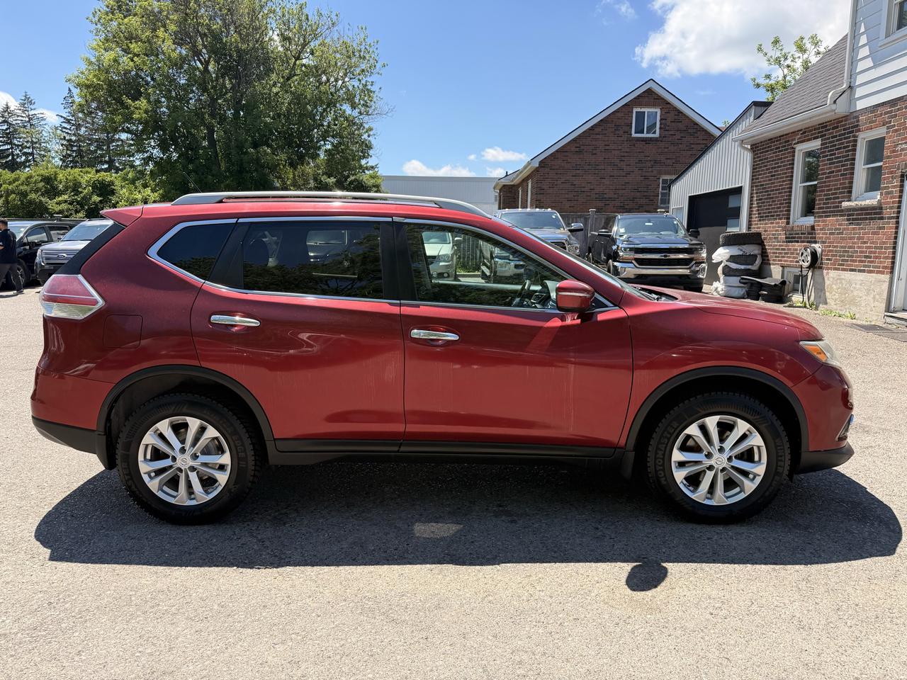 2015 Nissan Rogue SV | AWD Photo
