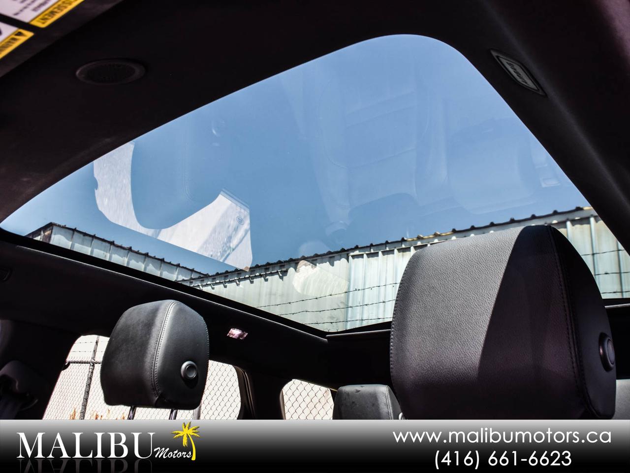 2023 Land Rover Range Rover Evoque SE Photo